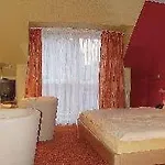 Altes Zollhaus Szálloda 4*