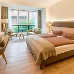 Отель Altes Zollhaus 4*