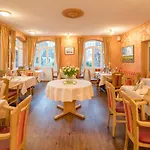 Hotel Altes Zollhaus 4*