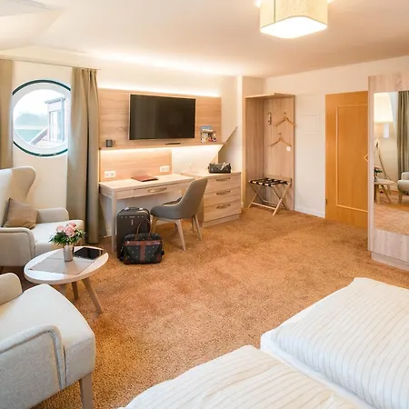 Hotel Altes Zollhaus 4*