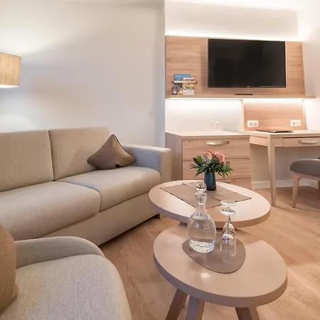 Hotel Altes Zollhaus 4*